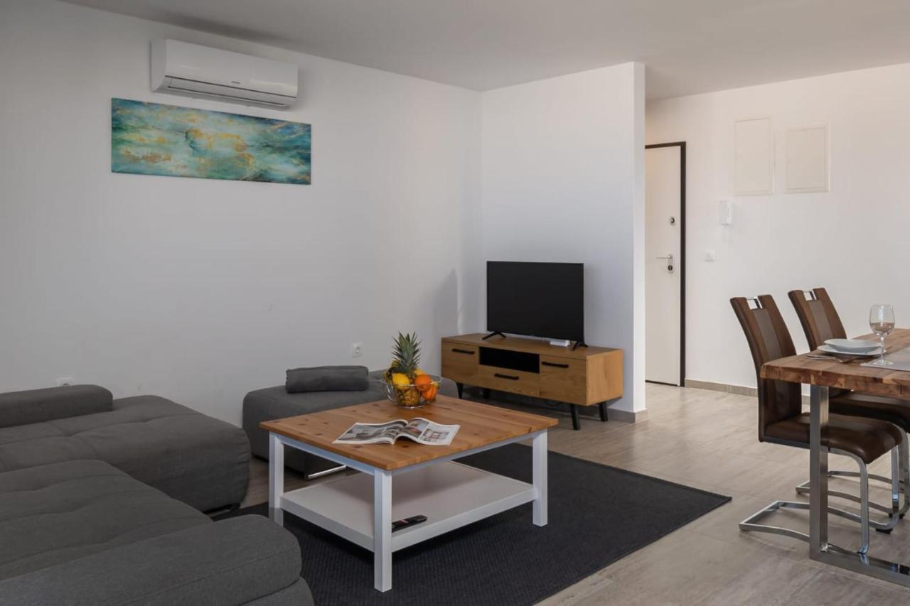 Apartments Cesare Nin Extérieur photo
